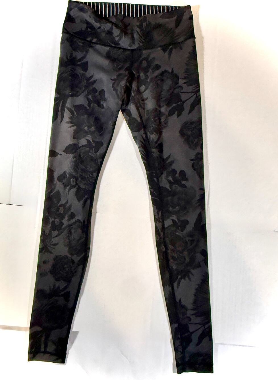 Lululemon Wunder Under Full length 30 in Size 6 Brisk Bloom Black Soot/Stripes
